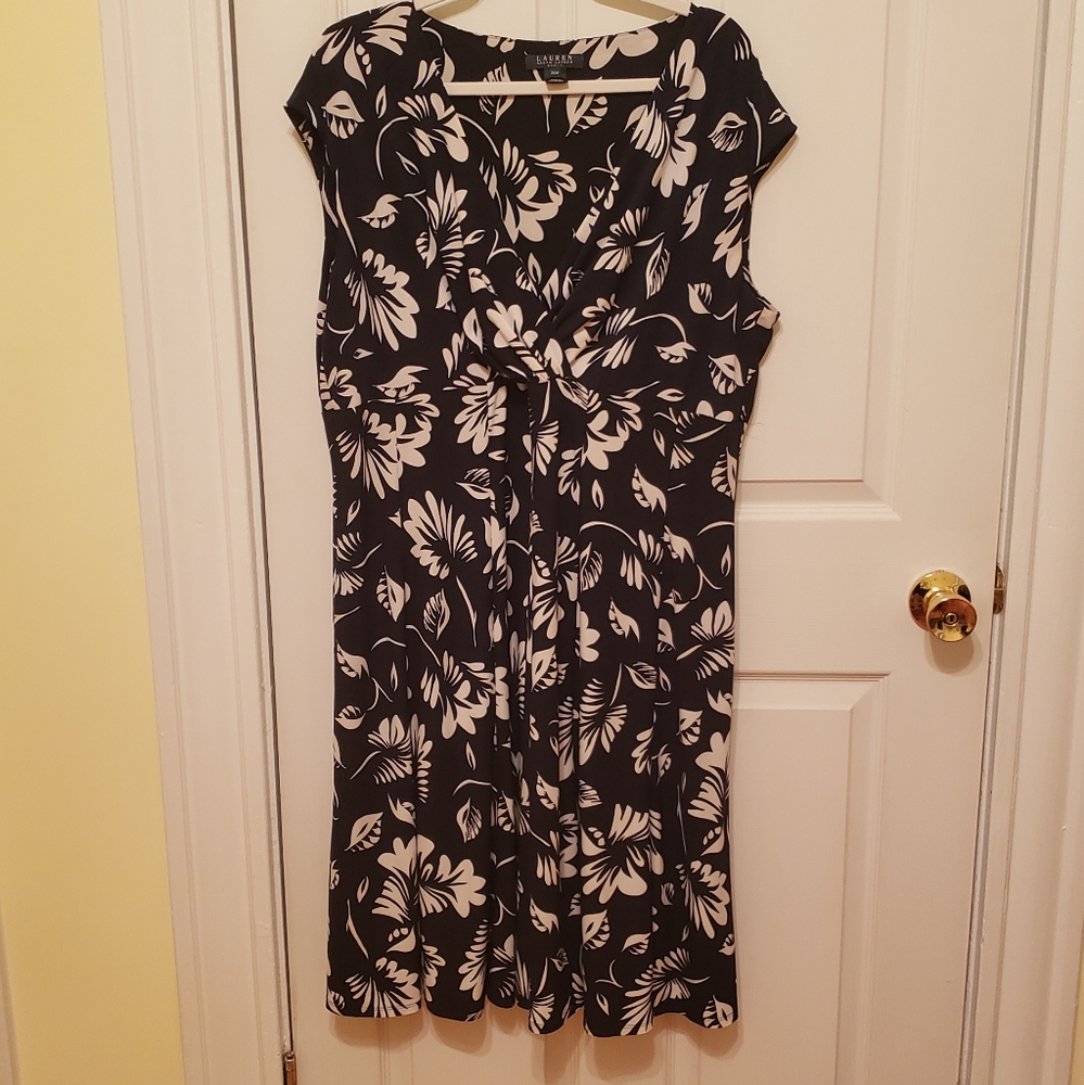 Lauren Ralph Lauren Navy Dress with leaf pattern in 20W